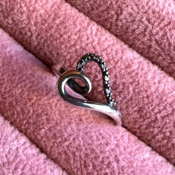 Sterling Silver Heart Ring W/ Diamond Accents Size 6 Elegant Design Stamped 925 - Picture 4 of 9